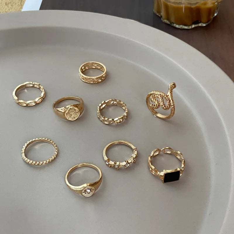 9 pcs Vintage Snake Ring Set - Jewelry  from CirceBoutique